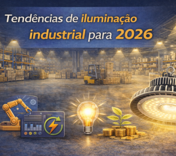 Infográfico sobre tendências de iluminação industrial para 2026. A imagem mostra o interior de um grande galpão logístico com prateleiras altas repletas de caixas, empilhadeira no centro e várias luminárias industriais suspensas iluminando o espaço. No topo aparece o título: “Tendências de iluminação industrial para 2026”. Na parte inferior da imagem há elementos ilustrativos relacionados à modernização da iluminação industrial: um braço robótico com painel digital representando automação e tecnologia, um ícone de energia, uma lâmpada acesa simbolizando eficiência luminosa, moedas com uma pequena planta representando economia e sustentabilidade, e uma luminária LED industrial de alta potência em destaque.