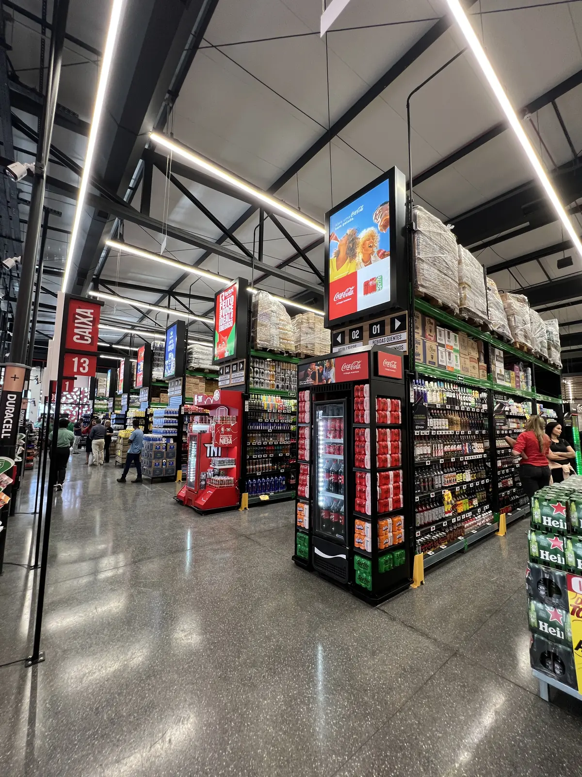 Iluminação profissional e luminárias Ilumen para supermercados