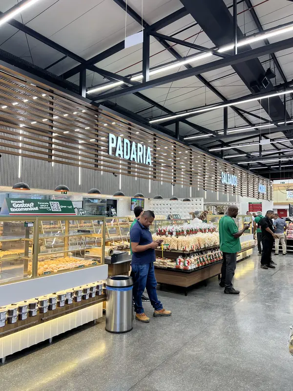 Iluminação profissional e luminárias Ilumen para supermercados