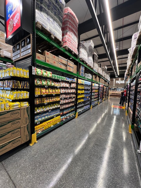 Iluminação profissional e luminárias Ilumen para supermercados