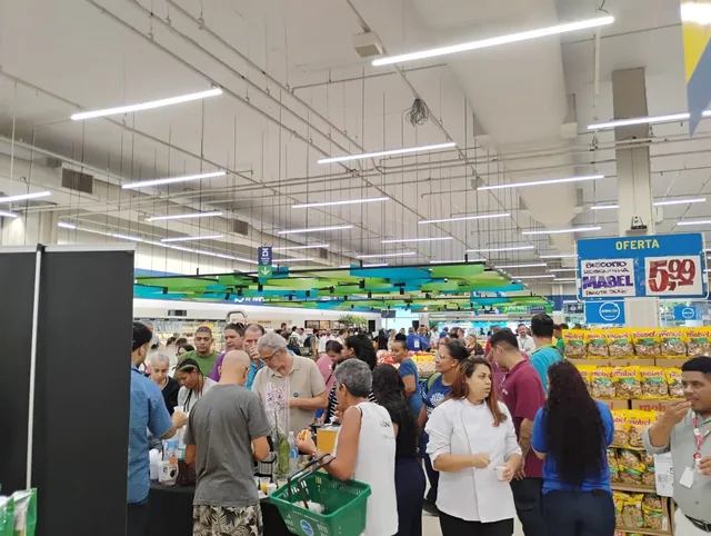 Iluminação LED aplicada em supermercado